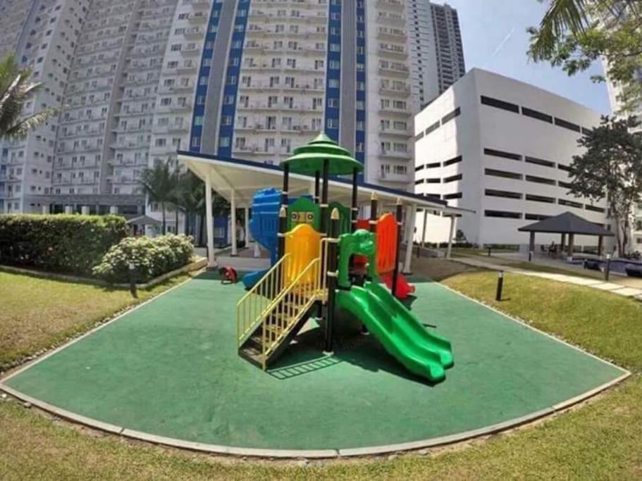 Grass Residences Sm North Edsa And Trinoma Quezon City Exterior photo